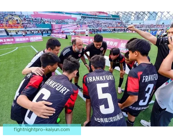 足球球队实力持续提升，近期表现备受关注，展现出强劲竞争力。