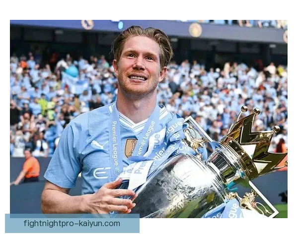 德布劳内在曼城17号球衣下展现出高水平状态，值得关注其表现走势。